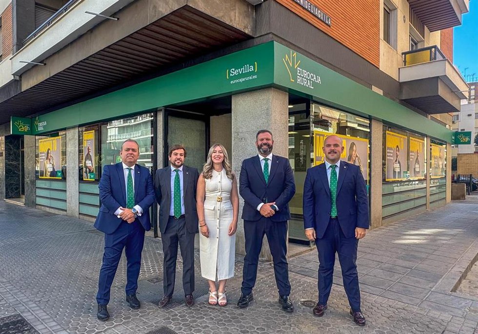 Apertura de la nueva oficina de Eurocaja Rural en Sevilla.