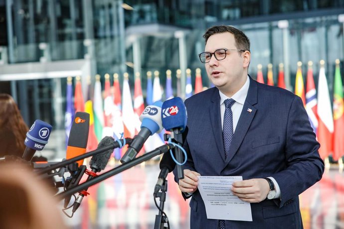 Archivo - 03 April 2025, Belgium, Brussels: Jan Lipavsky, Czech Republic's Foreign Affairs Minister, speaks to the press upon arrival at NATO headquarters at the start of a two-day meeting of NATO foreign ministers. Photo: Bianca Otero/ZUMA Press Wire/dpa