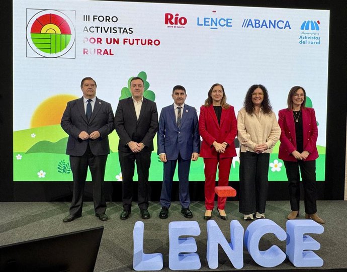 El delegado del Gobierno en Galicia, Pedro Blanco, entre otros, en la apertura del III Foro Activistas por un Futuro Rural, en Espacio Avenida, en A Coruña.