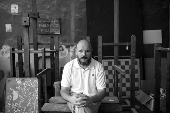 El artista multidisciplinar, más ampliamente conocido como músico exflamenco, Francisco Contreras Niño de Elche, protagonizará una de las sesiones de 'Filosfía Ambulante' el 11 de noviembre en Cuevas de San Marcos.