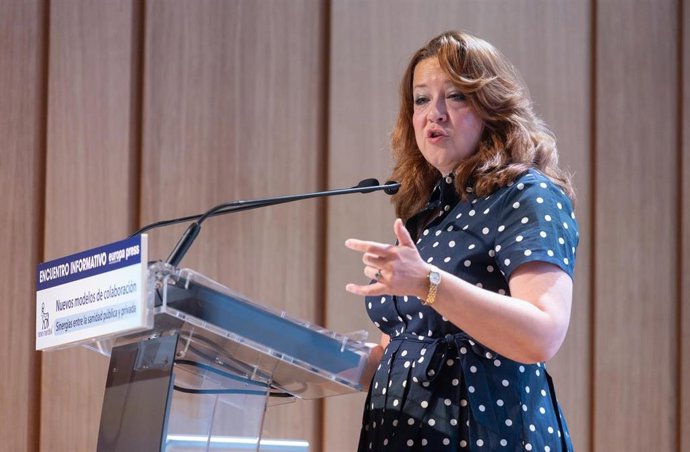 Archivo - La consejera de sanidad de la Comunidad de Madrid, Fátima Matute