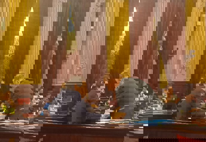 El diputado del PSIB Marc Pons y el conseller Juan Manuel Lafuente