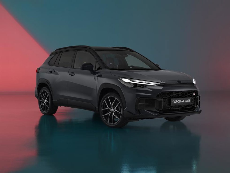 Archivo - Toyota lanza el Corolla Cross Hybrid 2025 en España desde 36.500 euros, nuevo diseño y versión GR Sport.