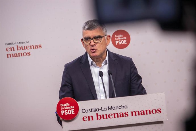 El presidente del Grupo Parlamentario Socialista en las Cortes de Castilla-La Mancha, Ángel Tomás Godoy.