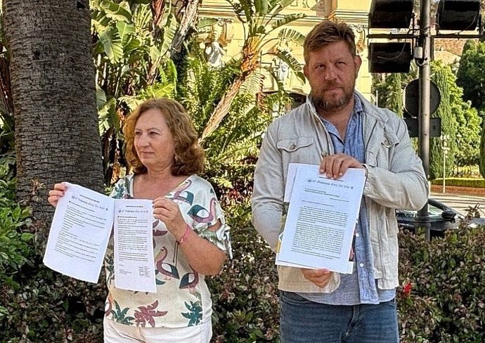 El portavoz de Con Málaga, Nicolás Sguiglia, entre otros.