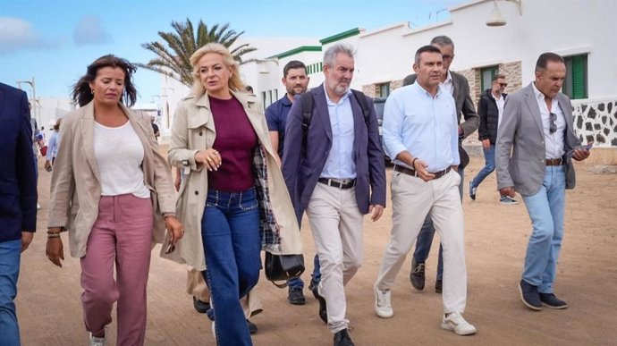 El presidente de Canarias, Fernando Clavijo, visitó hoy La Graciosa