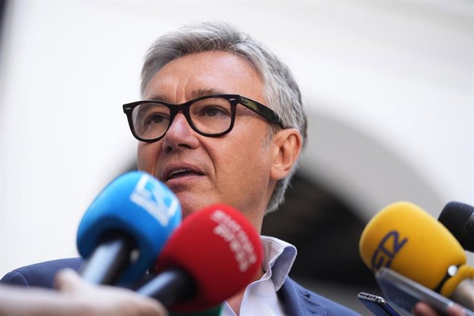 Archivo - El portavoz de Vox en el Parlamento andaluz, Manuel Gavira (Fotografía de archivo)