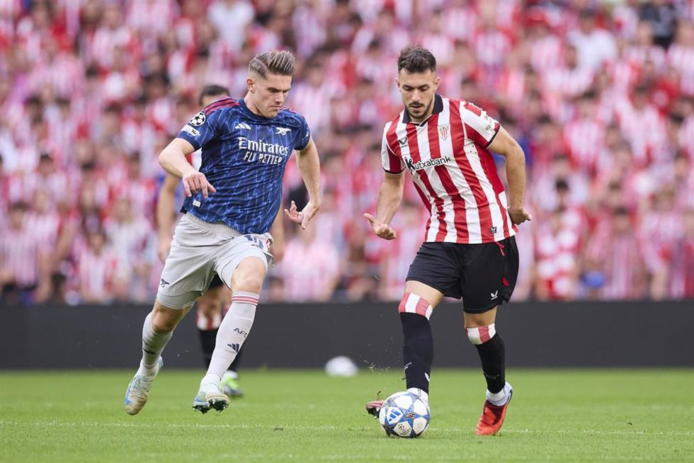 El jugador del Athletic Club Aitor Paredes durante el partido de Champions League ante el Arsenal.