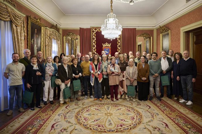 El Ayuntamiento de Pamplona ha recibido a una representación del Consejo Municipal de las Personas Mayores y de las Redes de Mayores.