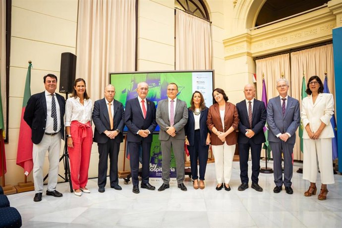 Málaga y la comunidad alemana conmemoran el 125 aniversario del hundimiento de la corbeta Gneisenau y la valerosa respuesta del pueblo de Málaga en este suceso histórico.