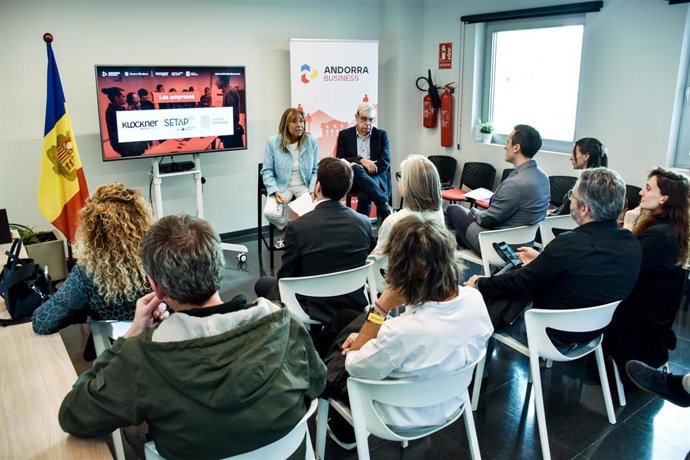 Un instante de la presentación del programa Tàndem