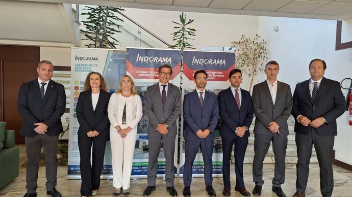 El consejero de Industria, Energía y Minas, Jorge Paradela, en la inauguración de la nueva planta de reciclado de PET de Indorama Ventures en sus instalaciones de San Roque (Cádiz).