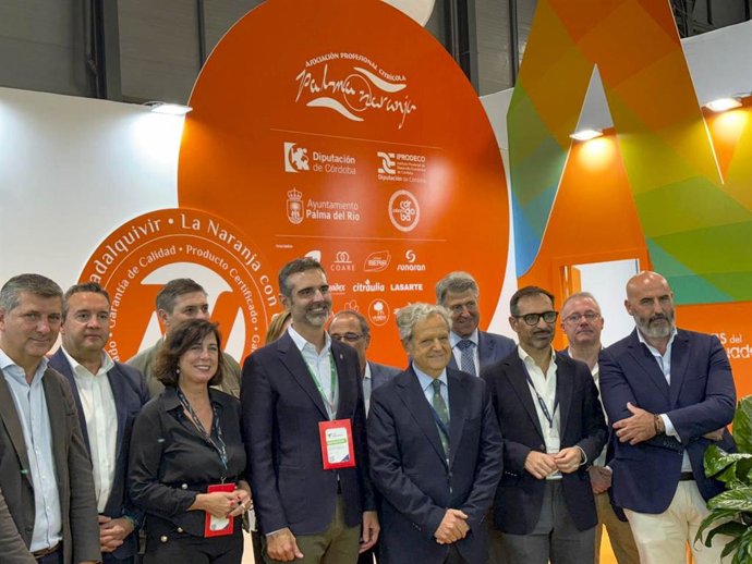 El presidente de la Diputación de Córdoba, Salvador Fuentes (centro), en la Fruit Attraction.