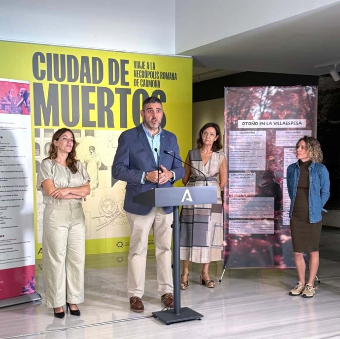 El delegado territorial de Cultura y Deporte de la Junta de Andalucía en Almería, Juan José Alonso, durante la presentación del programa de actividades de otoño.