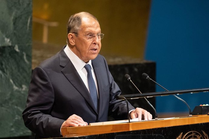 27 de setembro de 2025, Nova York, Nova York, Estados Unidos: O ministro das Relações Exteriores da Rússia, Sergey Lavrov, fala durante o debate da 80ª sessão da Assembleia Geral na sede da ONU em Nova York, NY, em 27 de setembro de 2025.