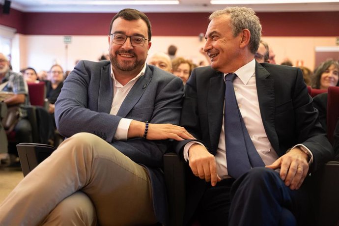 El presidente del Principado, Adrián Barbón y el ex presidente del Gobierno, José Luis Rodríguez Zapatero.