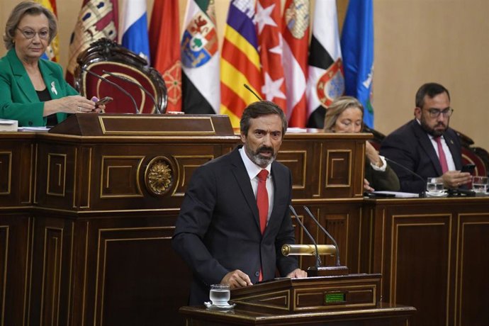 Archivo - El senador en las Cortes Generales de España, Pedro Manuel Sanginés Gutiérrez, interviene durante un debate tras la Comisión General de las Comunidades Autónomas, en el Senado, a 19 de octubre de 2023, en Madrid (España). 