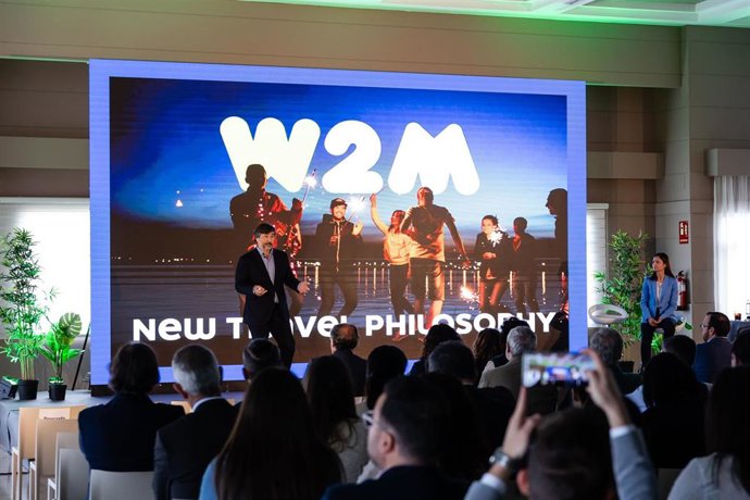 Archivo - El consejero delegado de W2M, Gabriel Subías; y la directora general del Bedbank & DMC, Noelia Báez, en la presentación en Málaga.