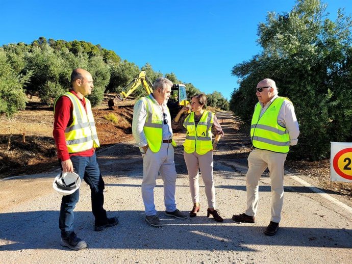 Visita a las obras en el camino de Arroyo del Ojanco.
