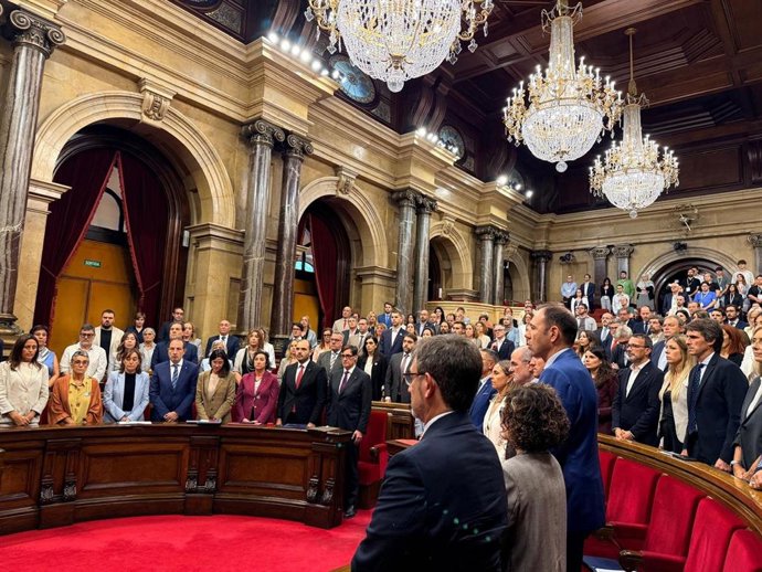 Minuto de silencio en el Parlament por el "genocidio" en Gaza