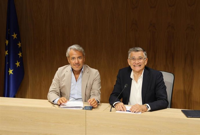 El concejal del Ayuntamiento de Marbella y teniente de alcalde de San Pedro de Alcántara, Javier García y el concejal de Urbanismo de Marbella, José Eduardo Díaz
