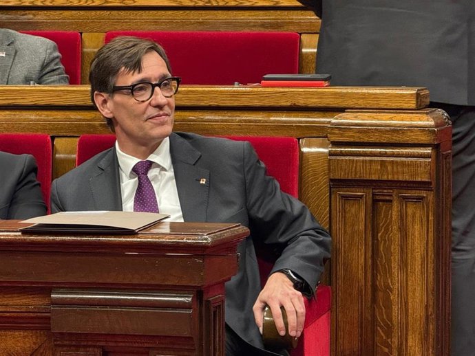 El presidente de la Generalitat, Salvador Illa, en el Parlament, durante la primera sesión de control al Govern del curso