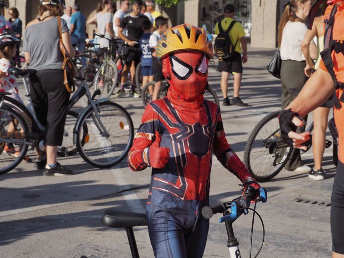Bahía Sur celebra este domingo el ‘Día de la Bicicleta’ con su tradicional recorrido familiar por las calles de San Fernando, sorteos y un concurso de disfraces.
