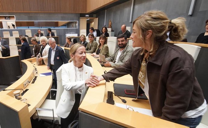 La diputada general de Gipuzkoa, Eider Mendoza, y la portavoz del PNV, Euge Arrizabalaga