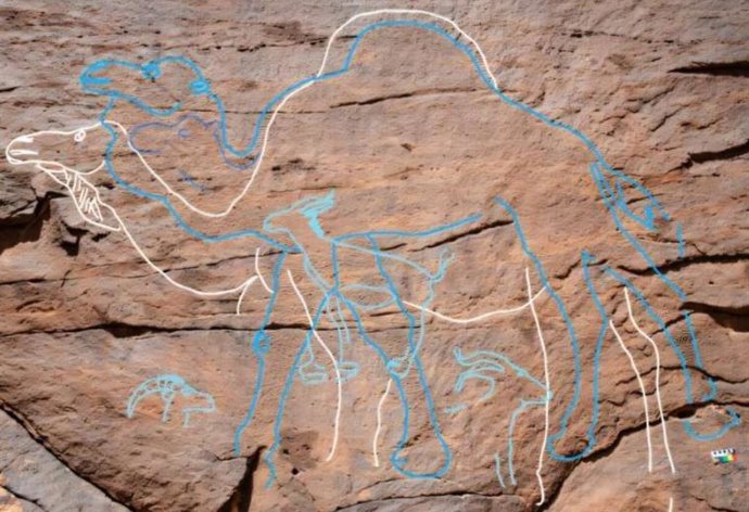 Paneles de arte rupestre en Jebel Arnaan.