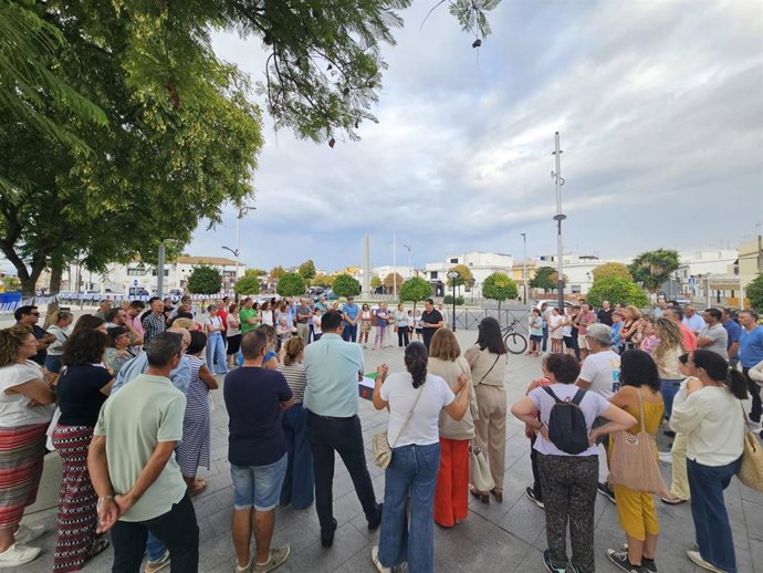 Guillena iza la bandera palestina.