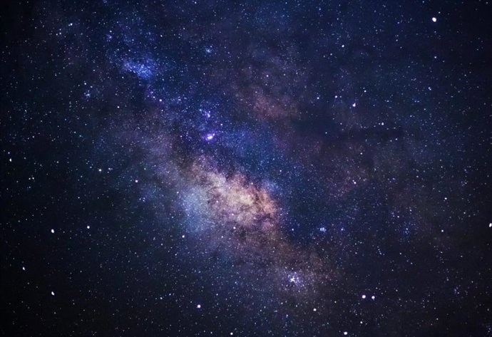 La época de reionización es un período temprano en la historia del universo que está predicho por la teoría pero que aún no ha sido detectado usando radiotelescopios.