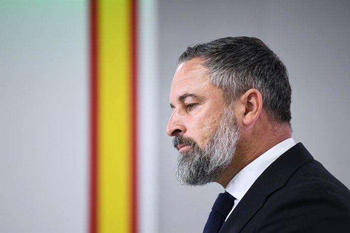 El presidente de Vox, Santiago Abascal comparece ante los medios en la sede del partido.