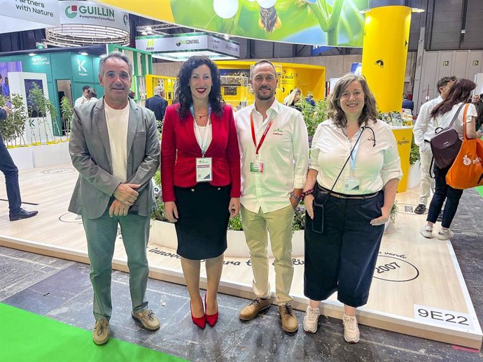 La alcaldesa de Almería, María del Mar Vázquez, durante su visita a la feria Fruit Attraction.