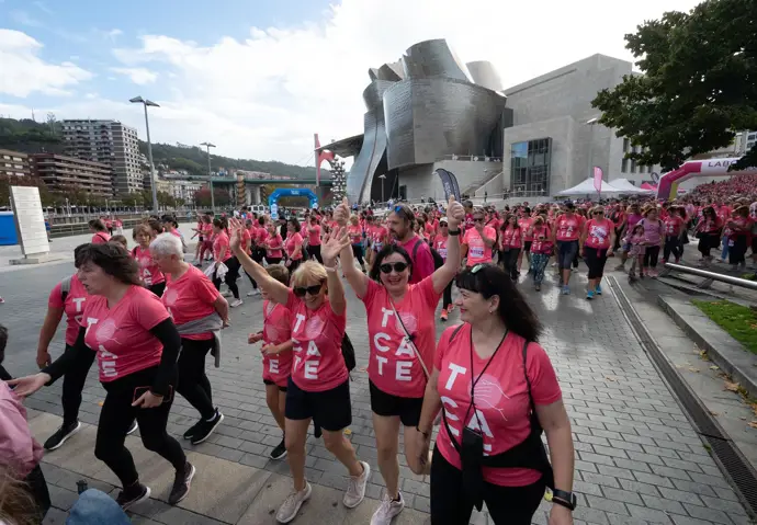 IX edición de la carrera/marcha solidaria contra el cáncer de mama, a 6 de octubre de 2024, en Bilbao. David de Haro - Archivo.