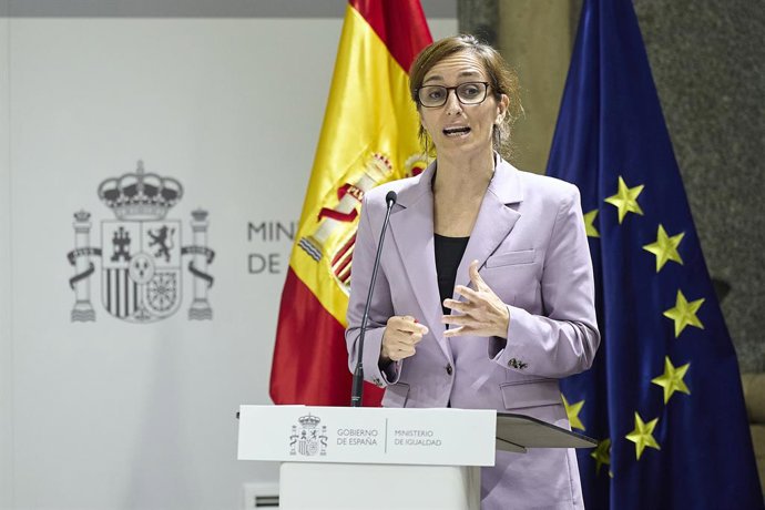 A Ministra da Saúde, Mónica García, preside o evento comemorativo do 40º aniversário da legalização do aborto na Espanha, no Ministério da Igualdade, em 29 de setembro de 2025, em Madri (Espanha). O evento, organizado pelo Ministério da Igualdade