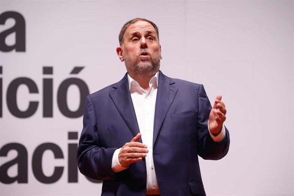El presidente de ERC, Oriol Junqueras, interviene durante la conferencia 'Una nueva ambición nacional', en el Auditori Nacional, a 30 de septiembre de 2025, en Barcelona, Catalunya (España). Junqueras ha anunciado su intención de volver a ser el candida
