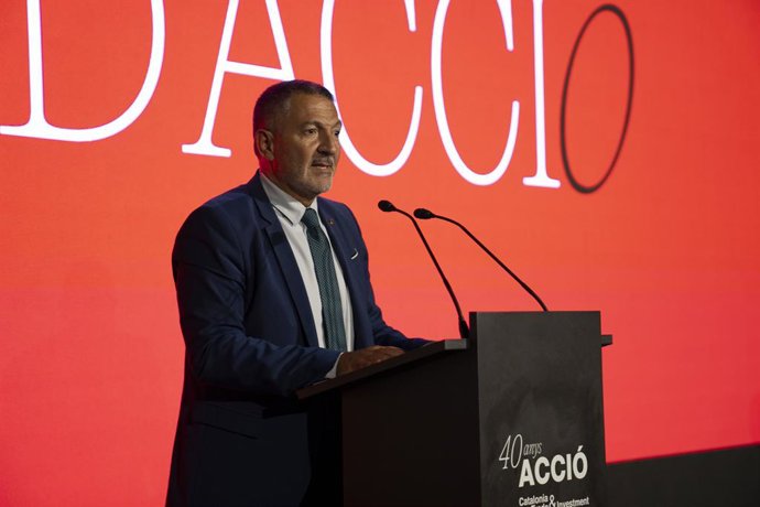 El conseller d'empresa, Miquel Sàmper, en la celebració del 40 aniversari d'Acció.