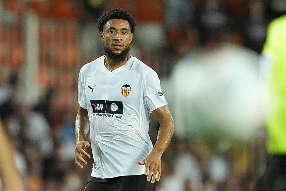 Archivo - Arnaut Danjuma con el Valencia