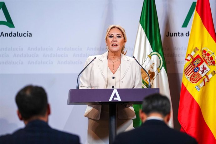 La consejera de Economía, Hacienda y Fondos Europeos, Carolina España, comparece en una rueda de prensa tras el Consejo de Gobierno de la Junta de Andalucía en una imagen de archivo