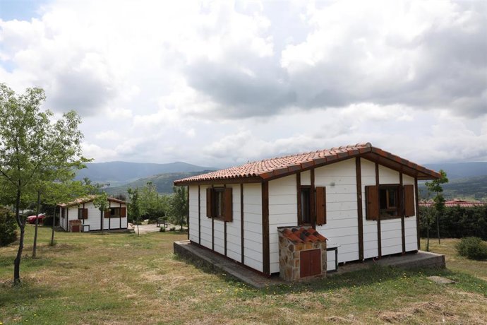 Archivo - Bungalows del Camping Monte Holiday en Gargantilla del Lozoya.