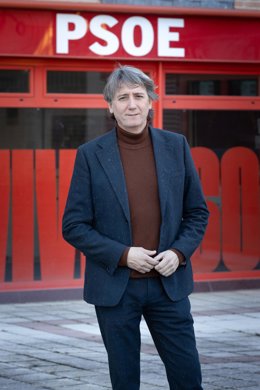 Archivo - El nuevo secretario regional del PSOE, Carlos Martínez.