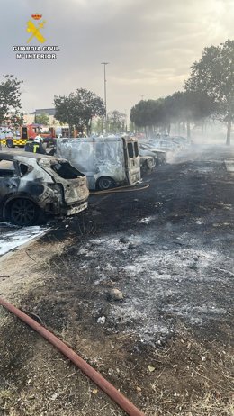 Incendio en el aparcamiento del centro comercial intu Xanadú, en Arroyomolinos