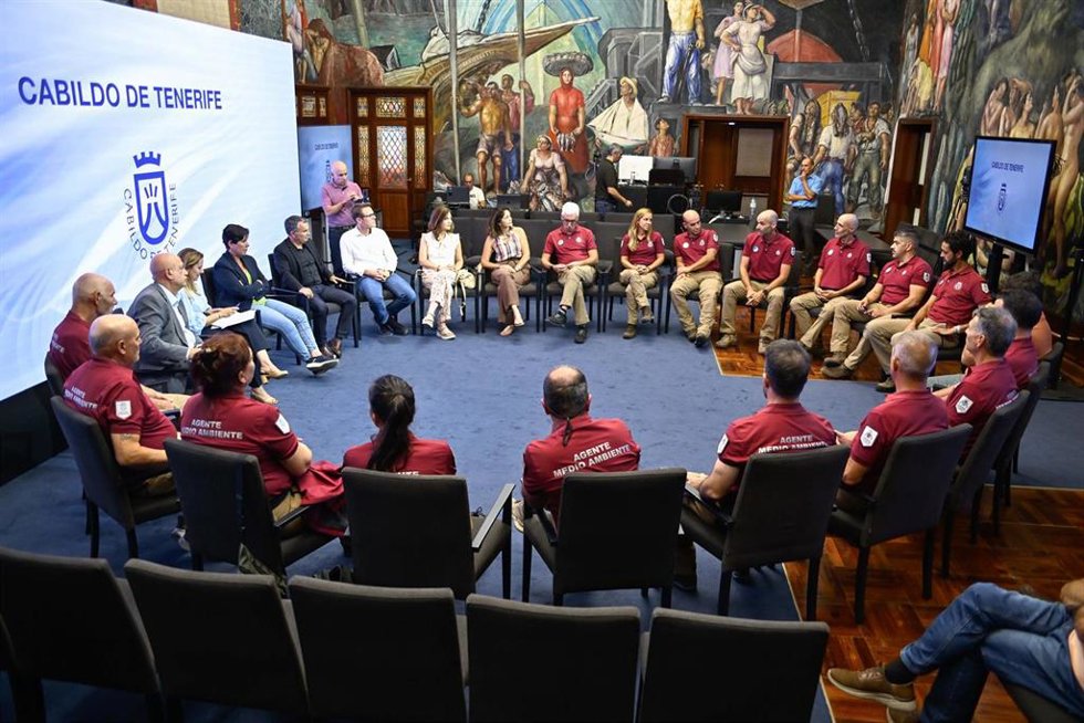 El Cabildo tinerfeño reconoce labor de sus agentes medioambientales por su compromiso con la protección y conservación