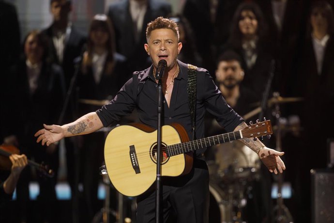 Archivo - El cantante Alejandro Sanz durante la gala de entrega de la 39º edición de los Premios Goya, en el Palacio de Exposiciones y Congresos de Granada, a 8 de febrero de 2025, en Granada, Andalucía (España). Los galardones son otorgados de manera anu