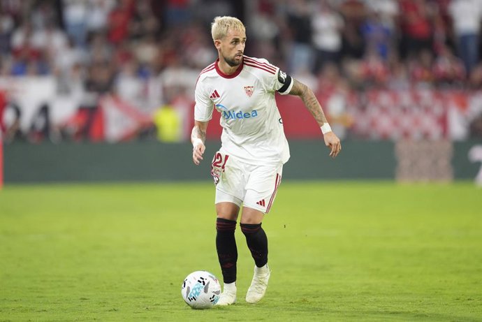 Adnan Januzaj of Sevilla FC in action during the Spanish league, LaLiga EA Sports, football match played between Sevilla FC and Villarreal CF at Ramon Sanchez-Pizjuan stadium on September 23, 2025, in Sevilla, Spain.
