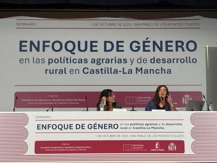 Nuria Valera, a la derecha, en la 'Enfoque de género en las políticas agrarias y de Desarrollo Rural en Castilla-La Mancha',
