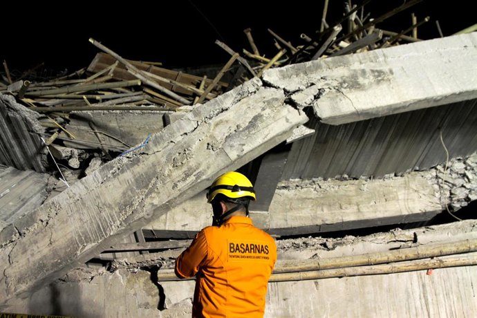 SIDOARJO, Sept. 30, 2025  -- A rescuer is seen on the site of a school building collapse at Al Khoziny Islamic Boarding School in Sidoarjo district, East Java, Indonesia, Sept. 29, 2025. At least one student was killed and dozens of others injured after a