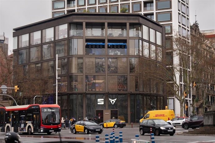 Archivo - Fachada de la sede de Casa Seat, en Barcelona (Catalunya).