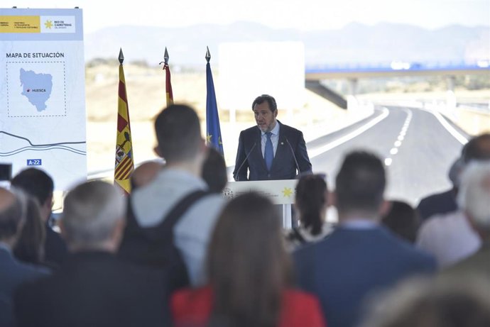 Puente preside la puesta en servicio del último tramo de la A-22 que conecta Siétamo con Huesca