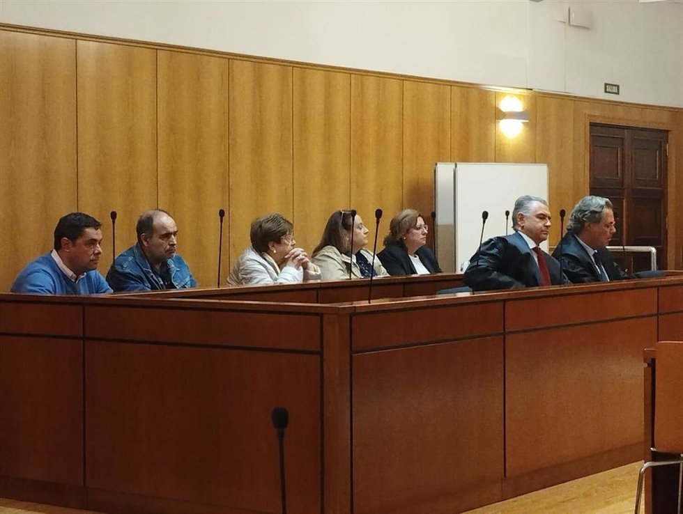 La madre y sus cuatro hijos encausados compartiendo banquillo en la Audiencia de Valladolid